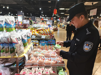 守護“舌尖”安全 共凝團圓味道——昌吉公安開展“中秋、國慶”節前食品安全檢查